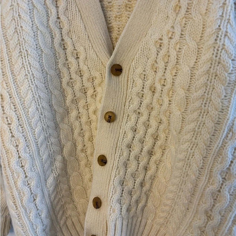 Brandy Melville Eva Heavy Wool Cable Knit Cardigan - Picture 4 of 8